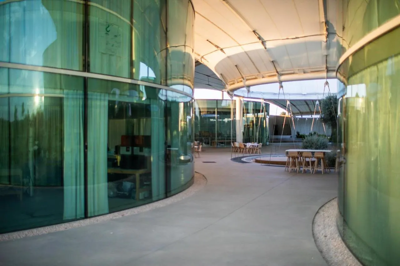 ***  אקס-אן-פרובאנס Thecamp Hotel Eco Lodge- Aix En Provence צרפת